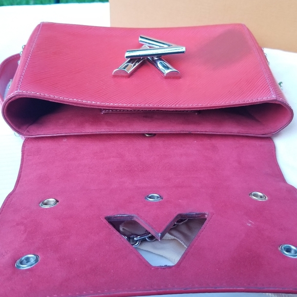 Extra pics Louis Vuitton Limited Edition Twist Shoulder Bag. PLEASE READ - Picture 15 of 16